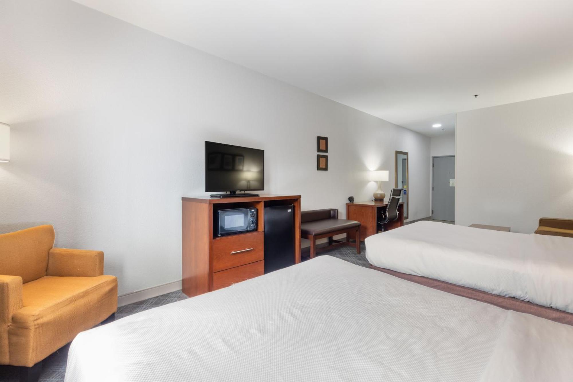 คอมฟอร์ท สวีทส์ ลอมบาร์ด - แอดดิสัน Hotel ภายนอก รูปภาพ